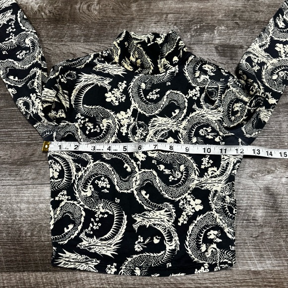 Bershka Chinese Dragon Cropped Long Sleeve Size XS - Picture 4 of 8